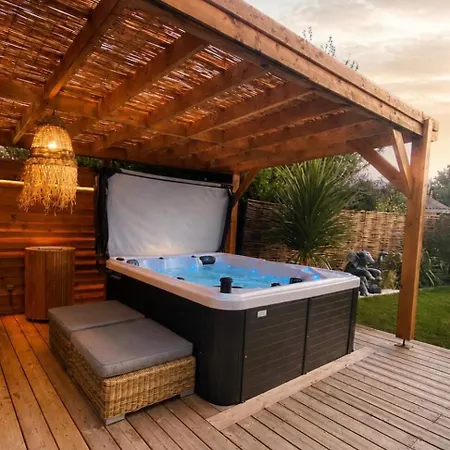 With Jacuzzi In Bassin D'arcachon, 15 Min From Pilat Villa